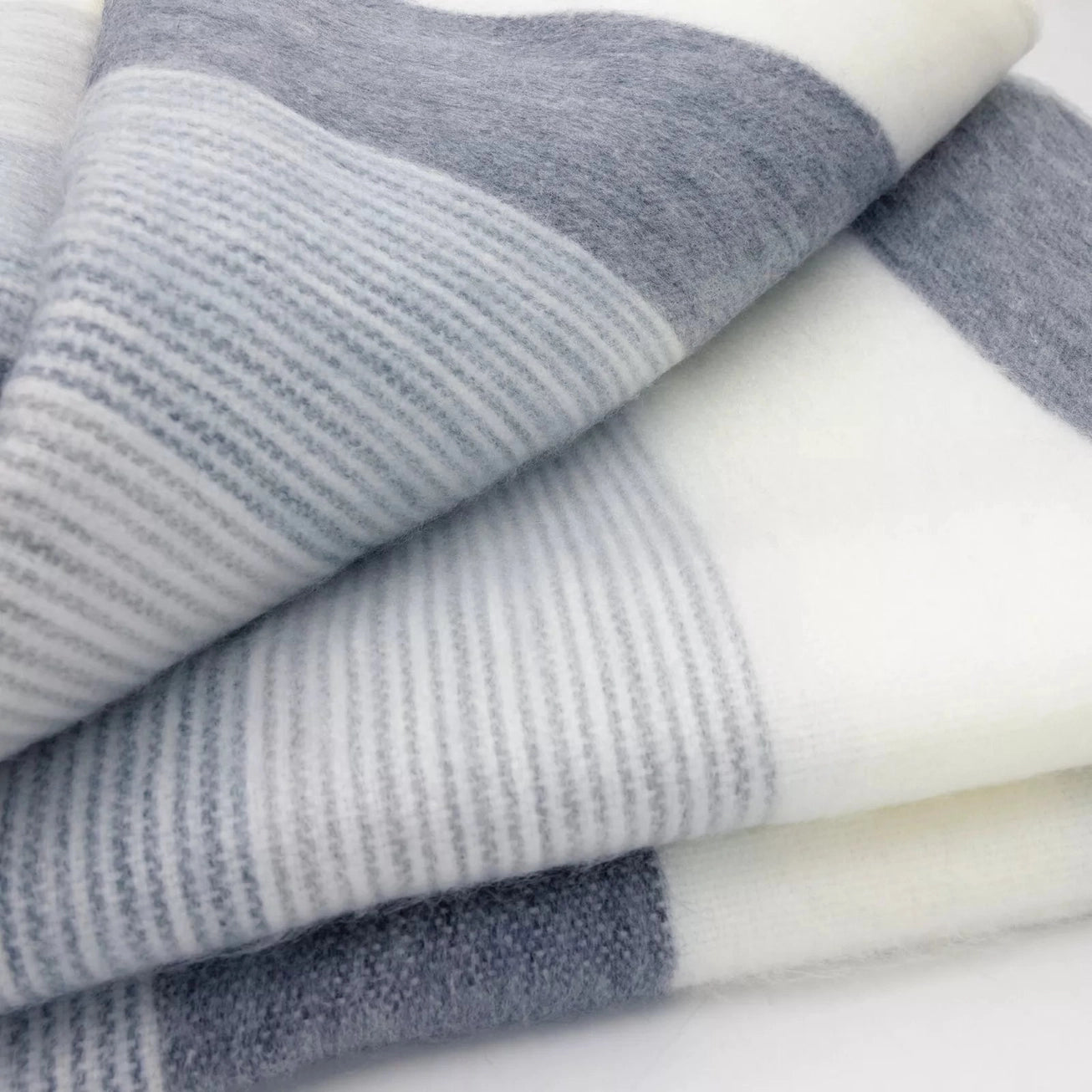 Silvergrass | Alpaca Wool Blanket | 242cm x 166cm