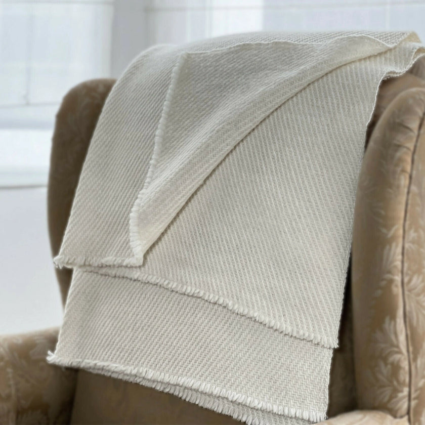 Ivory Ridge | 100% Llama Wool Blanket | 190cm x 110cm