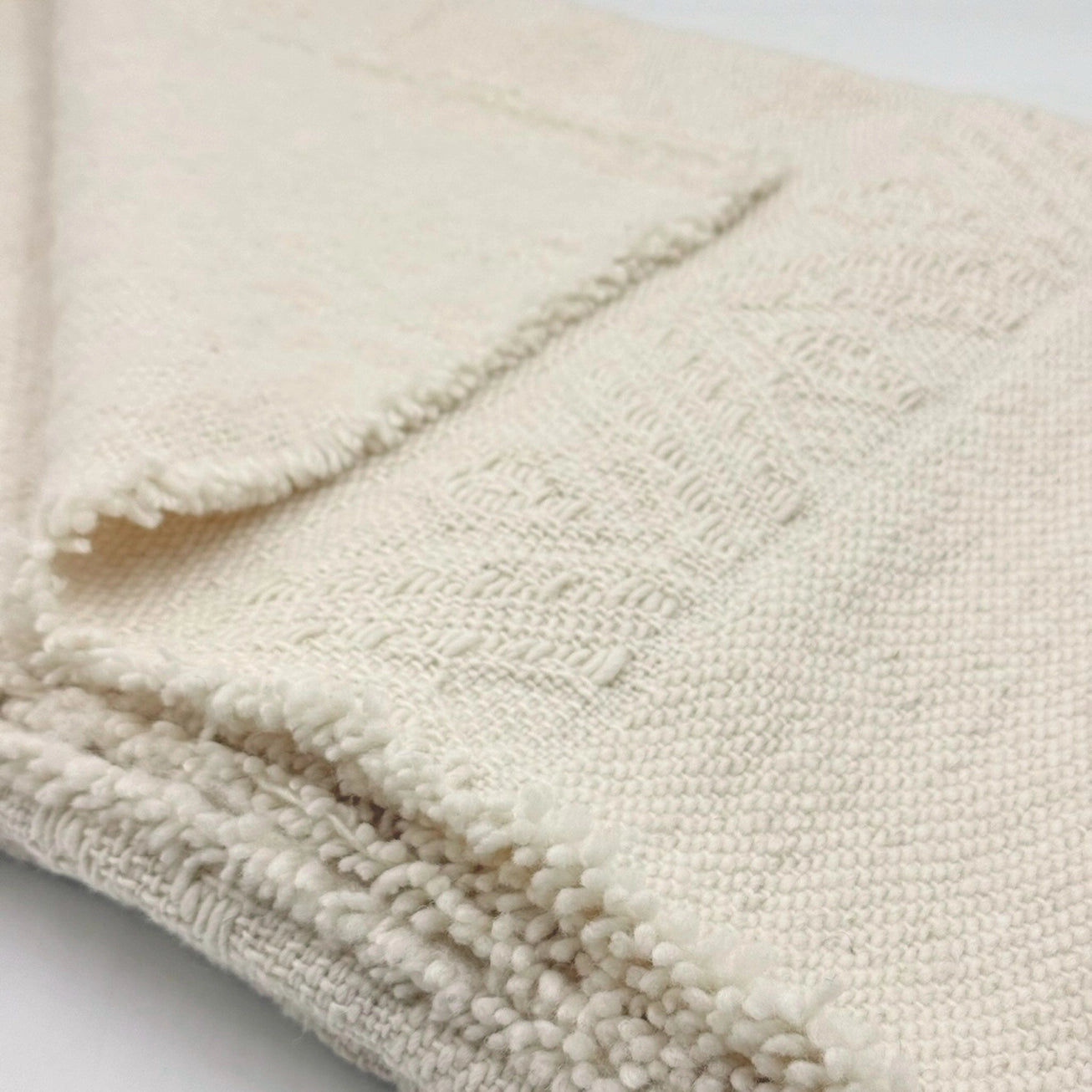 Ivory Ridge | 100% Llama Wool Blanket | 190cm x 110cm